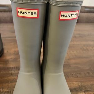 Gray hunter boots